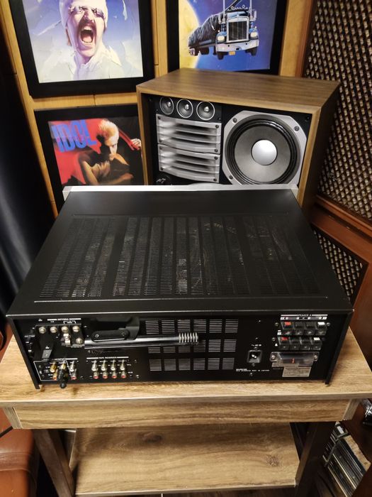 Amplituner SONY STR-V7 Vintage Monster