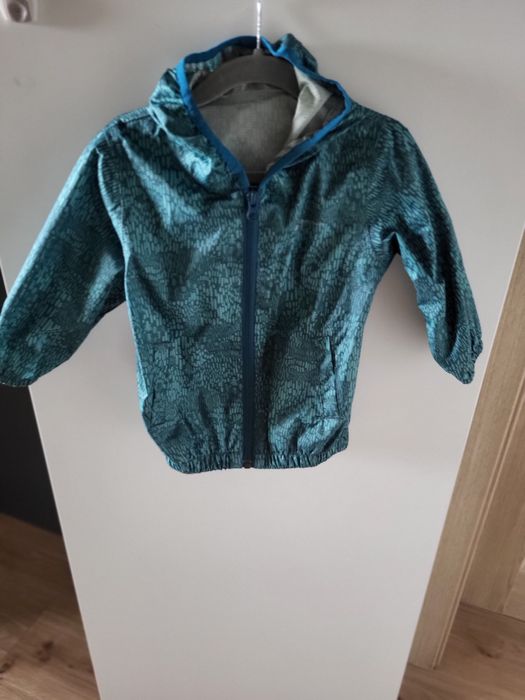 Cienka kurtka przeciwdeszczowa