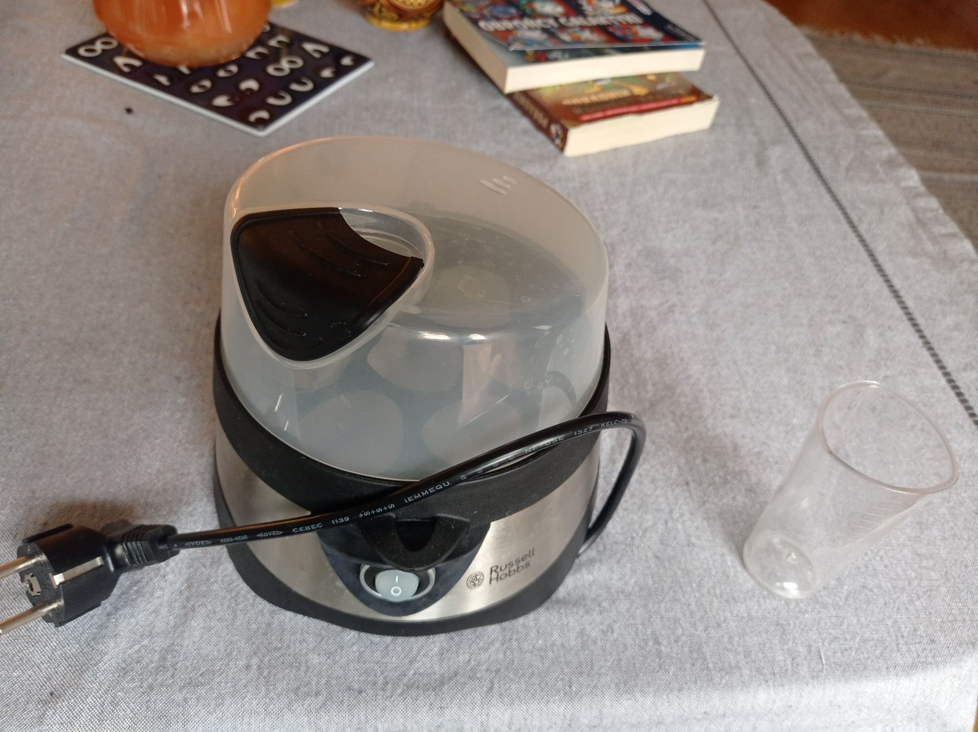 Urządzenie do gotowania jajek Russell Hobbs