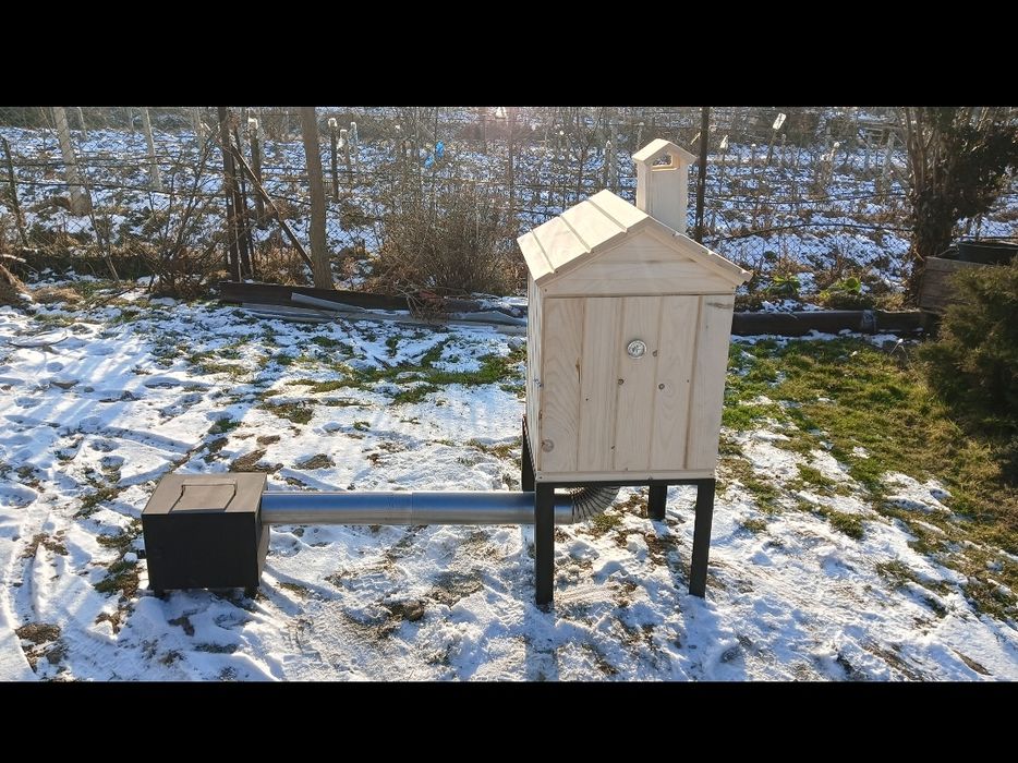 Wędzarnia ogrodowa drewniana