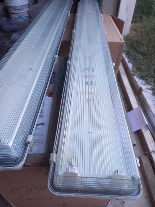 2 candieiros de teto em excelnte estado..