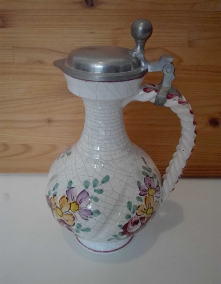 Niepowtarzalne porcelanowe dzbanki ręcznie malowane.