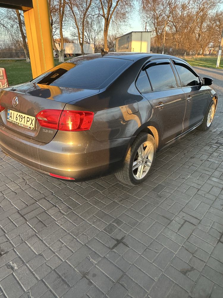 Volkswagen Jetta 2,5, максимальна комплектація