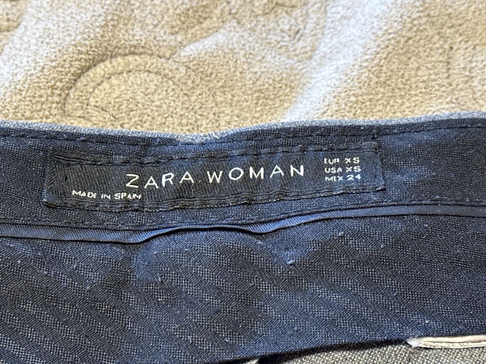 Жіночі штани сірого кольору від фірми ZARA,
