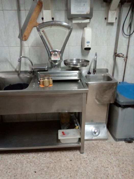 Aluga-se padaria na Quinta do Conde