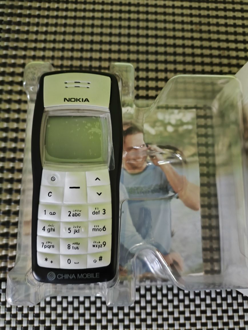 Мобільний телефон Nokia 1100