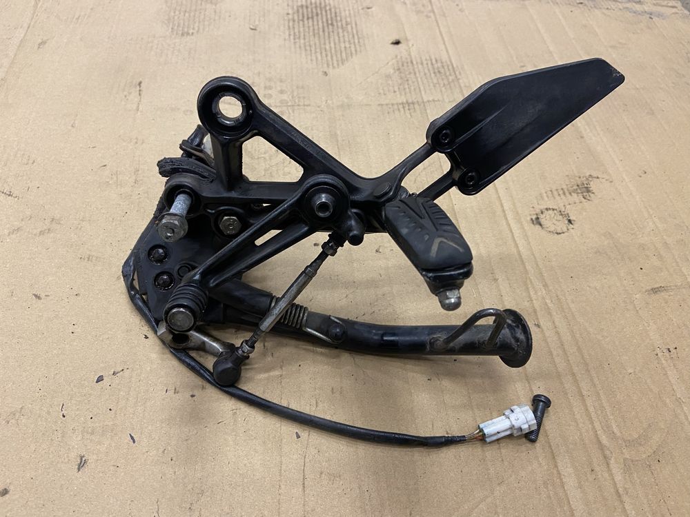 Lewy kompletny set ktm duke 125 polift 17-