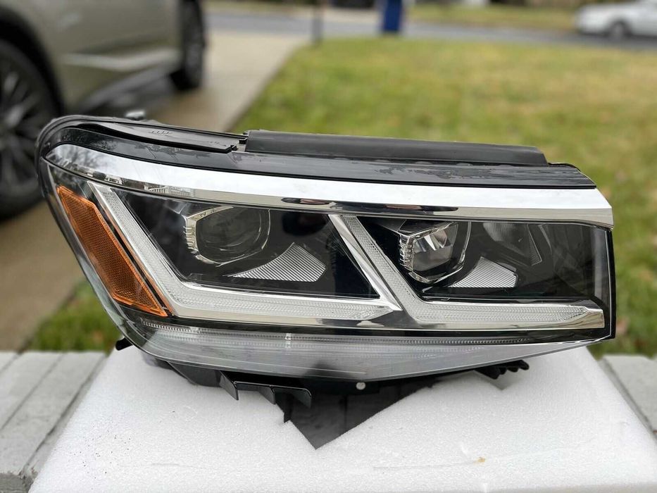 Правая фара Volkswagen Atlas Cross USA Full Led IQ light.