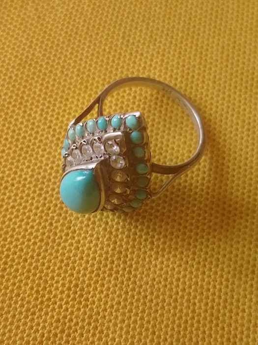 Серебряный комплект кольцо и серьги.