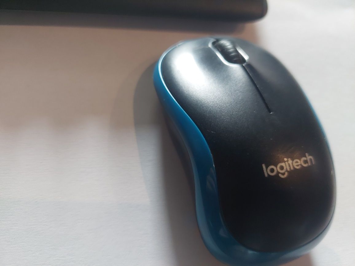 Klawiatura biurowa Logitech z myszką