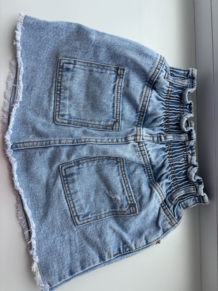 Спідничка zara.