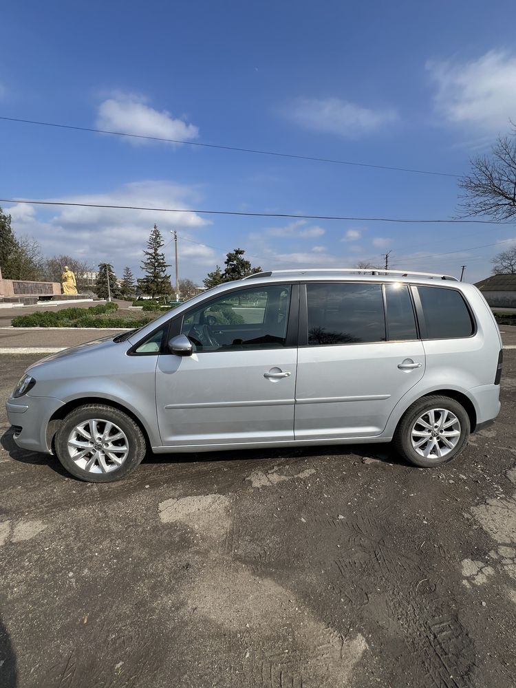 Volkswagen touran 2009 2.0 TDI