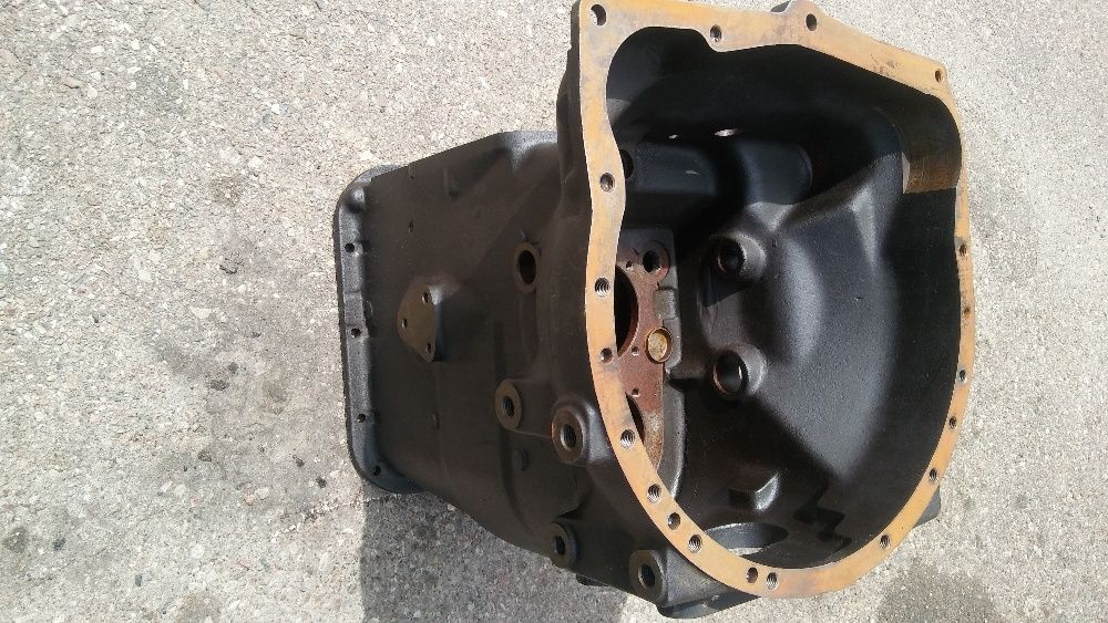 Korpus Obudowa skrzyni U MF-5714,5314