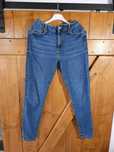 Jeansy reserved 40