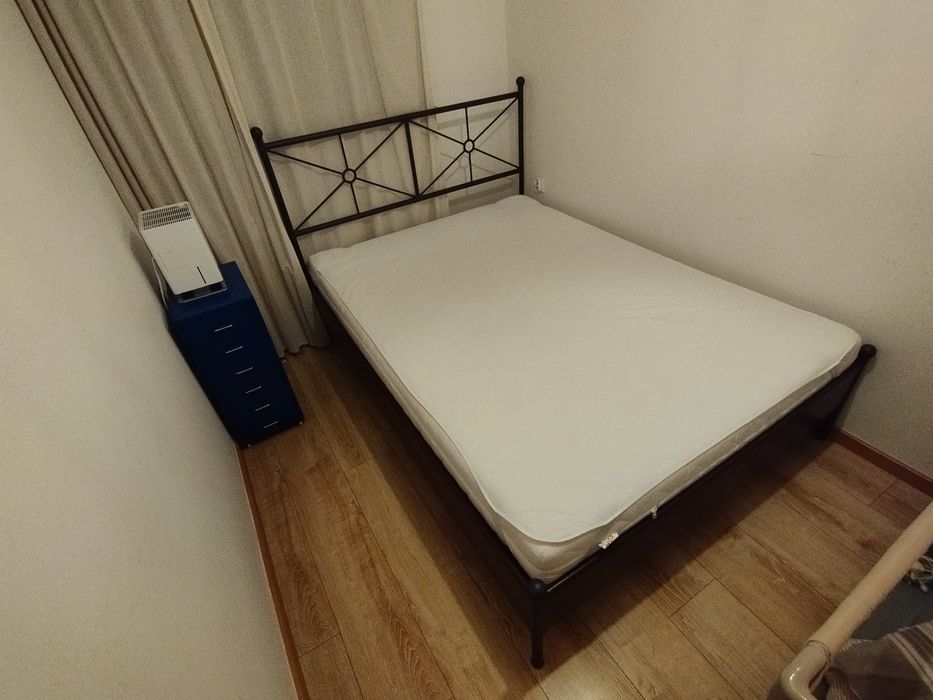 Rama łóżka łóżko 140x200 plus stelaż i materac