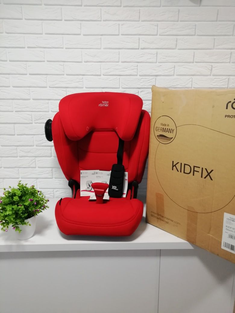ISOFIX Britax Romer Kidfix 3 S автокрісло 3-12 років автокресло