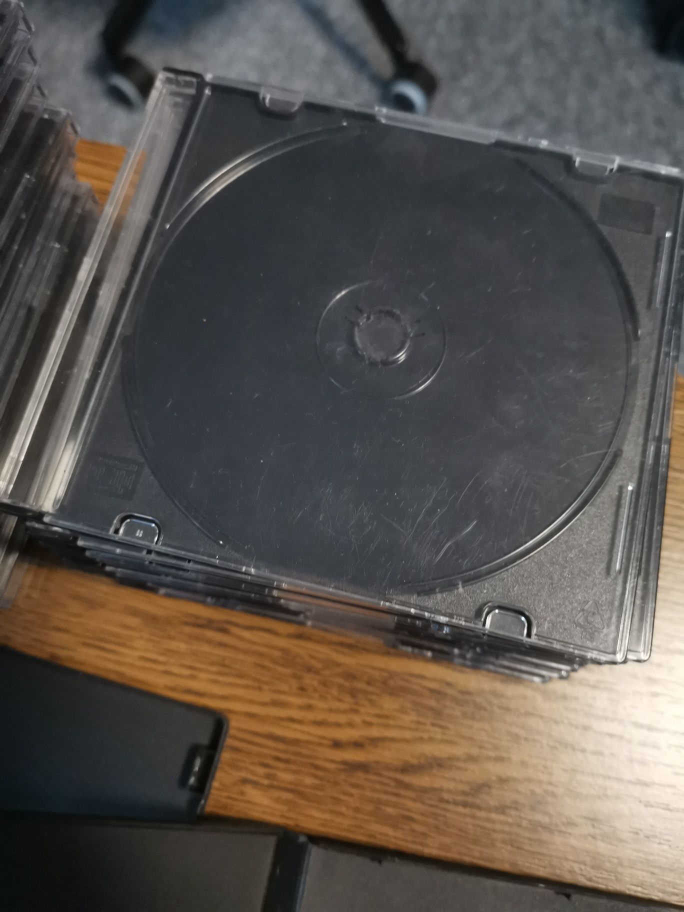 Pudełka opakowania na płyty CD i DVD Blu-Ray używane