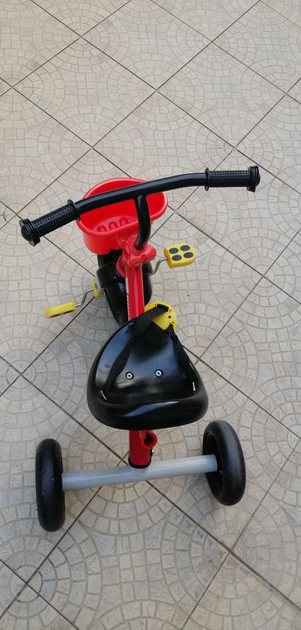 Triciclo pedais Ducati