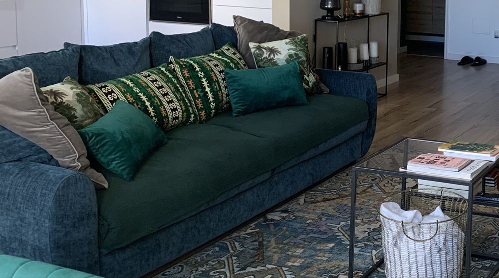 Sofá 3 lugares (tom azul escuro)