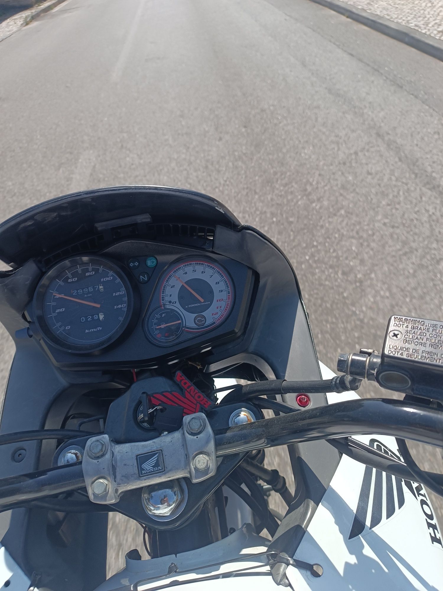 Vendo mota CBF 125 o troco por comercial  com o sem acerto