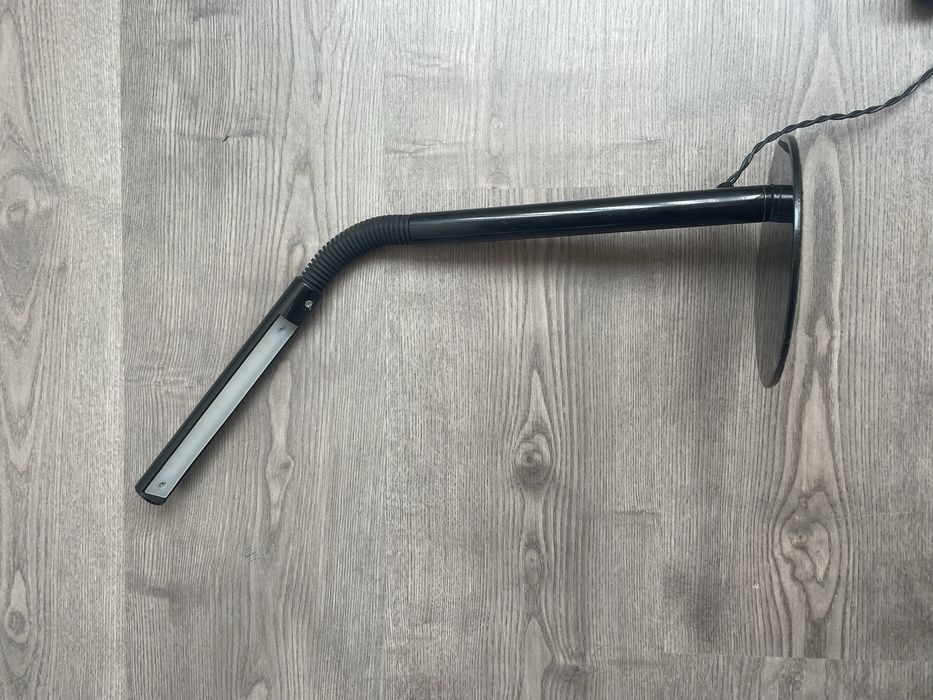 Candeeiro de mesa preto