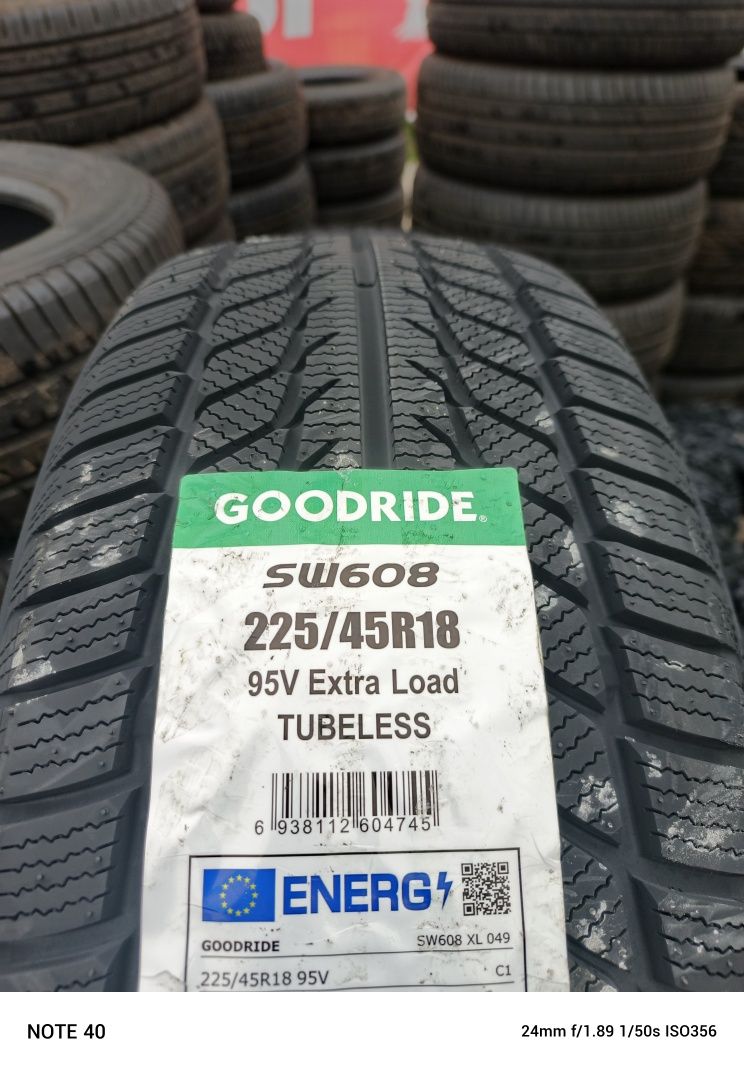 Nowe opony zimowe Goodride SW608 225/45/18 24r