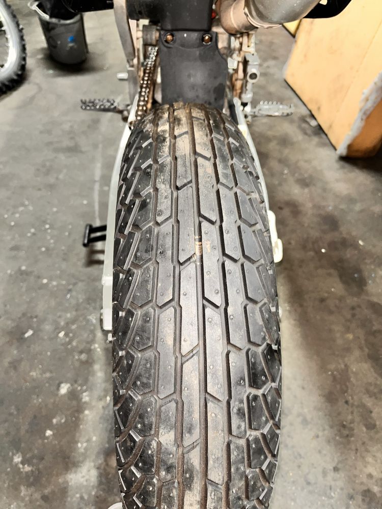 Pneu supermoto chuva dunlop