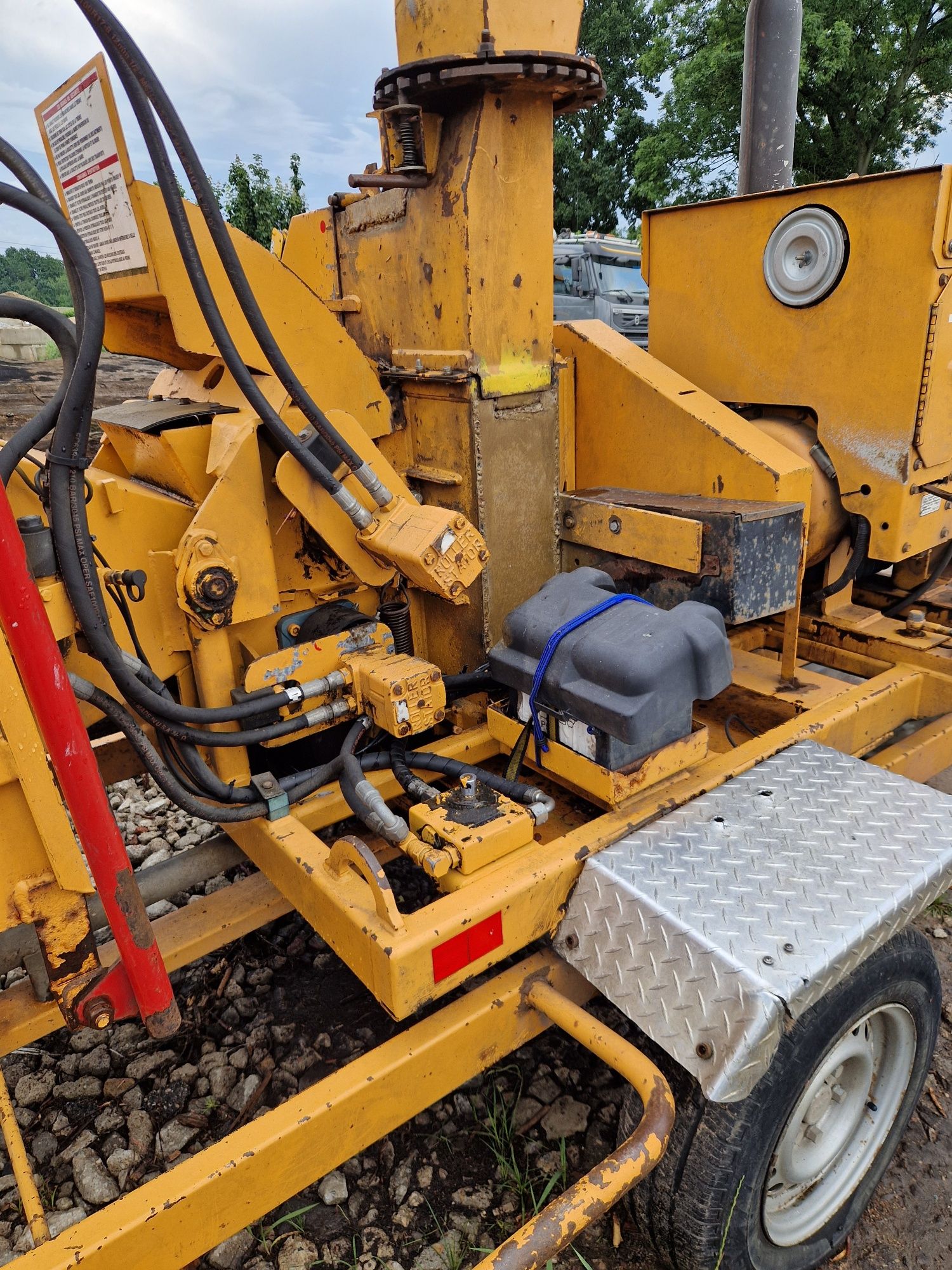 Rębak Bandit 75 XL
2012 r
Masa: 1260 kg 

Wystawiam fv VAT 23% Podana