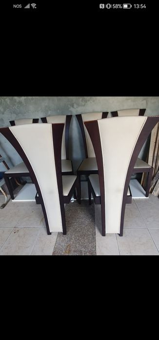 Vendo cadeiras de sala de jantar.