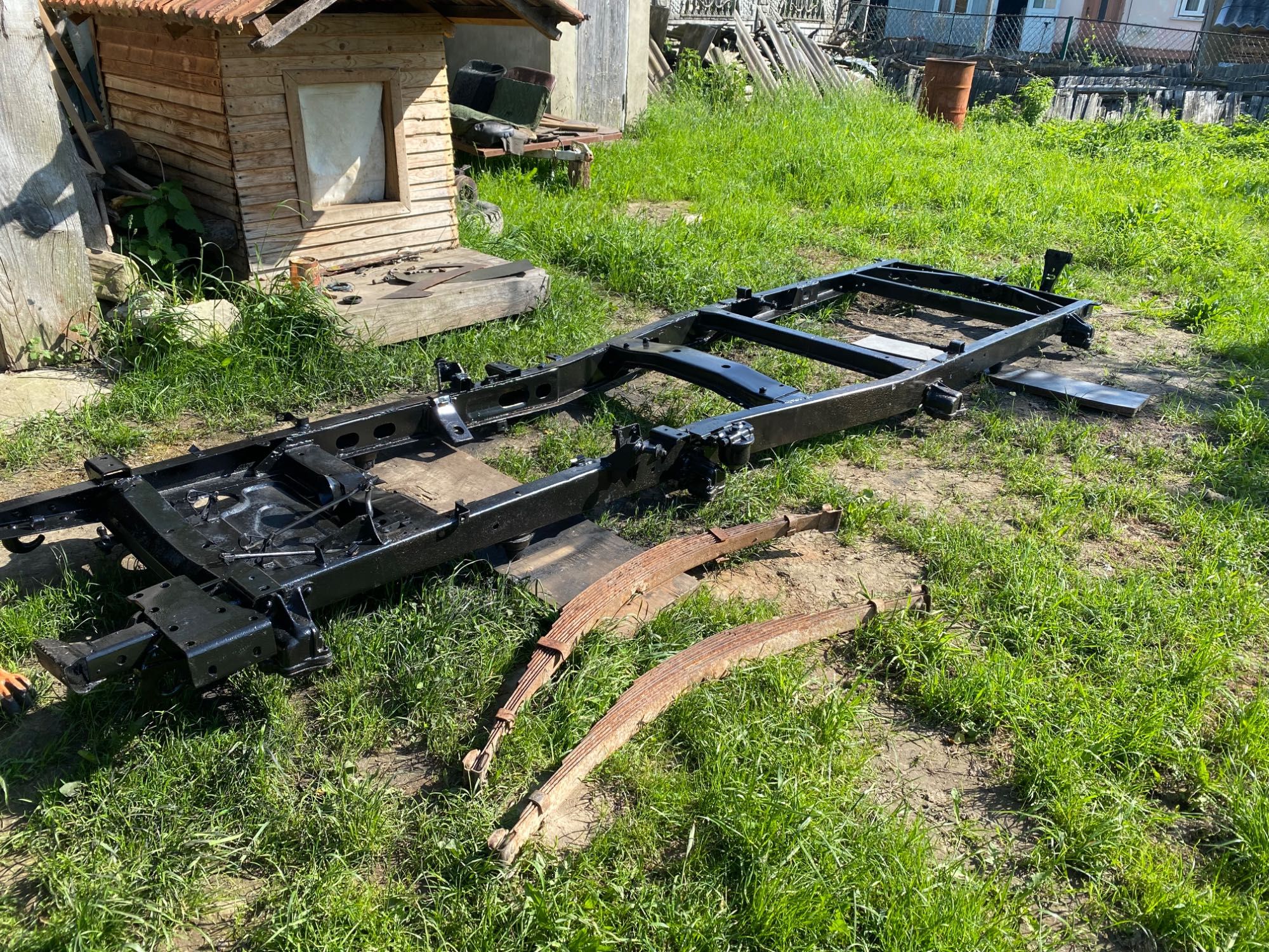 Продам на розбір три уаза