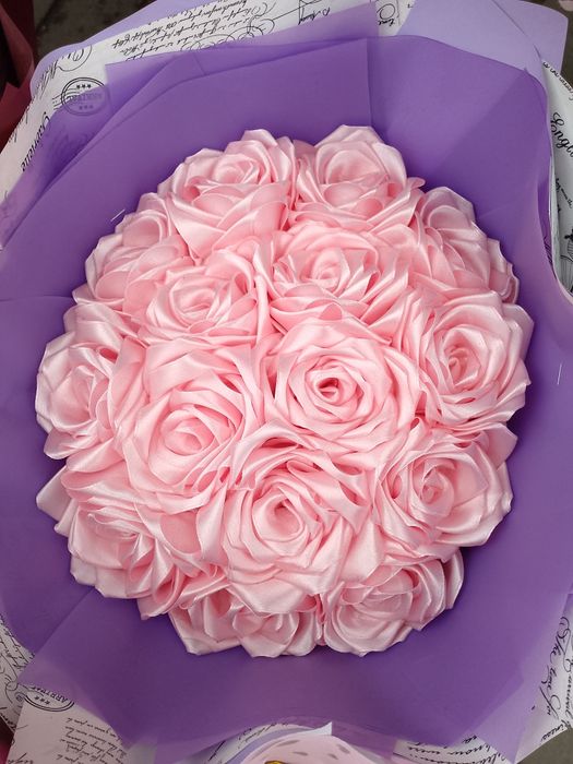 Розы из атласной ленты