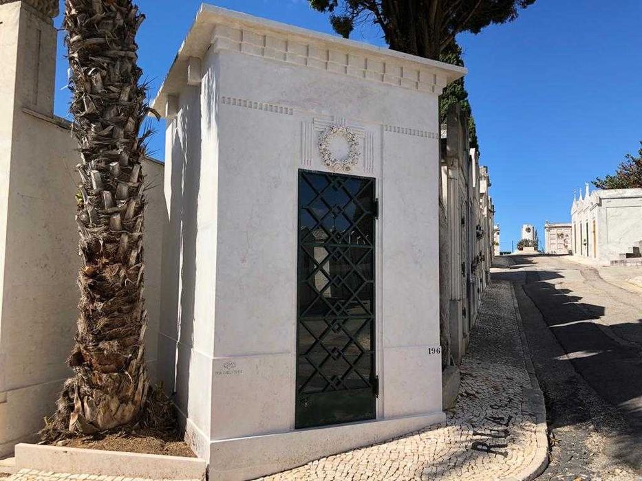 Jazigo no Cemitério de Benfica em Lisboa