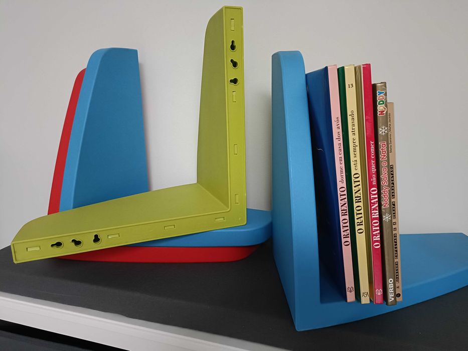 Prateleiras de parede em L