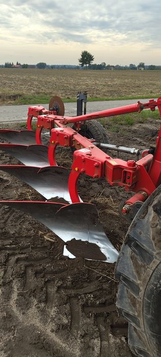 Pług 4 skibowy akpil