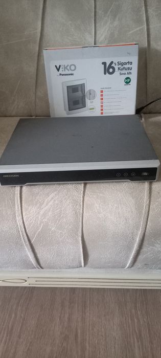 Регистратор  Hikvision ds 7608 ni k2