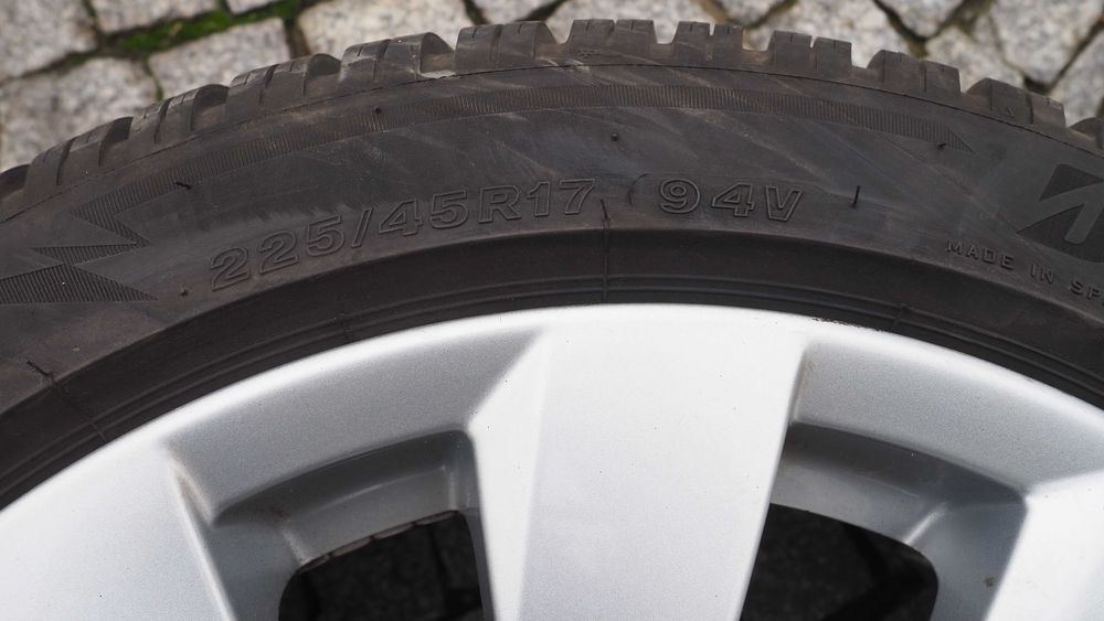 KOŁA BMW - Zimowe 225/45/17 94 Run on Flat XL, FR opony + alu felgi