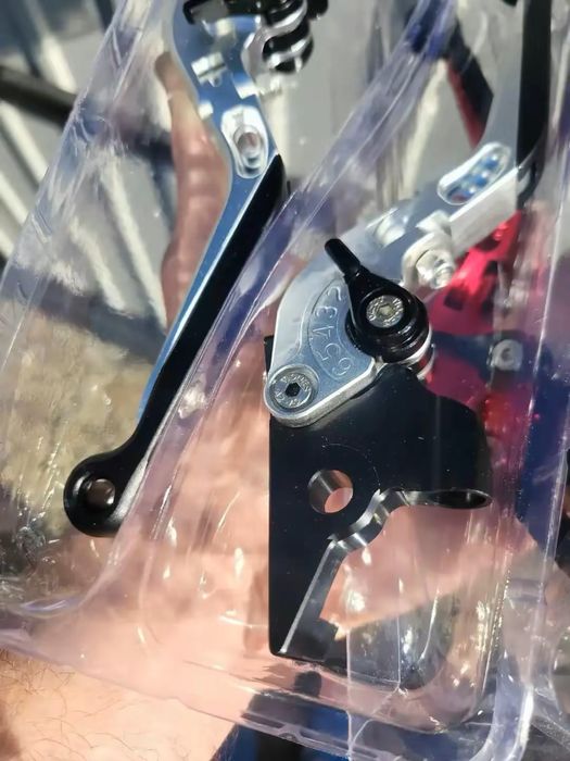 Суперакція. Важелі сцеплення + тормозу. При падінні Складаються!!!