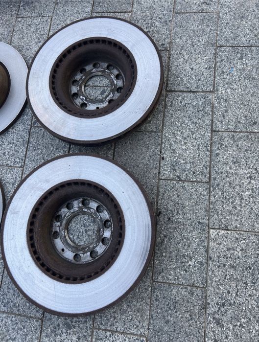 Комплект гальмівних дисків Tiguan,Pas,передні гальм колодки Crafter,Sp