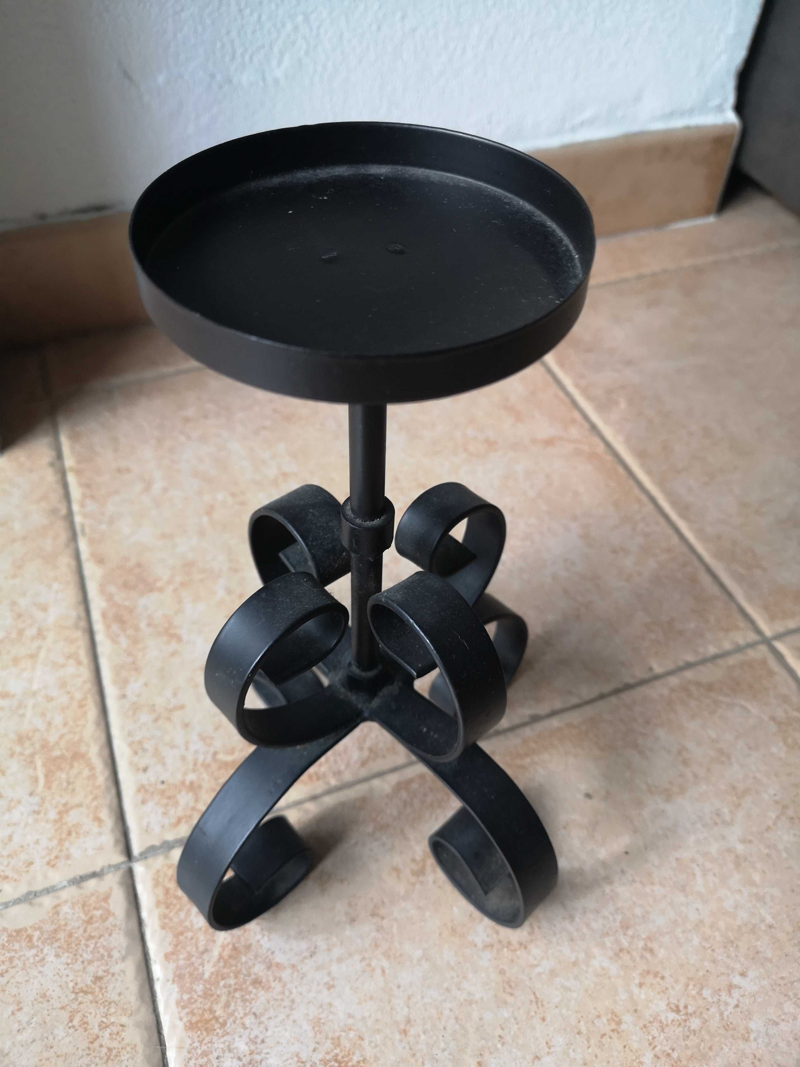 Castiçal em ferro forjado - 26cms - 9€ despachar