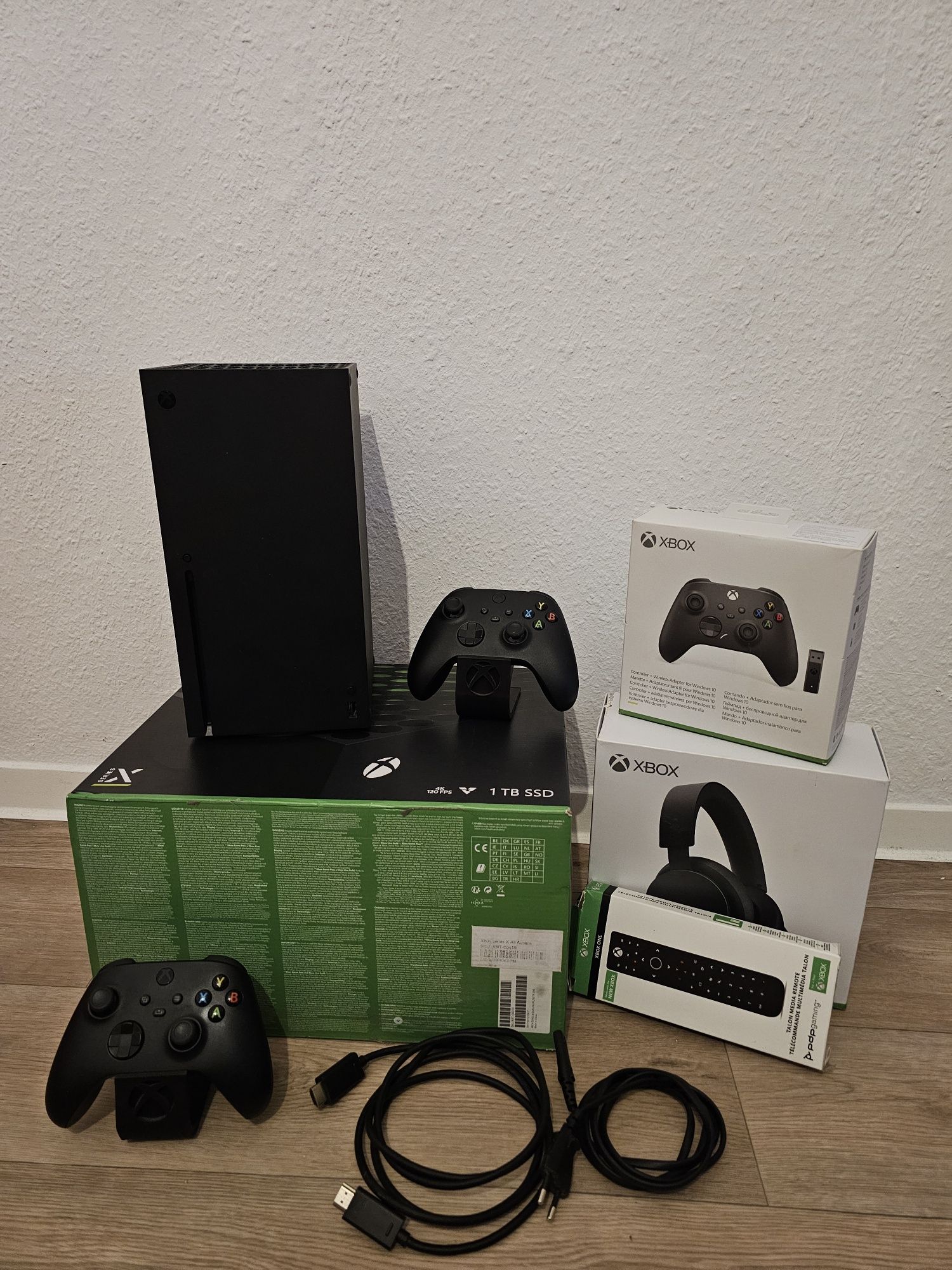 Konsola Xbox Series X... 2×Pad/Słuchawki/Pilot/6 Gier