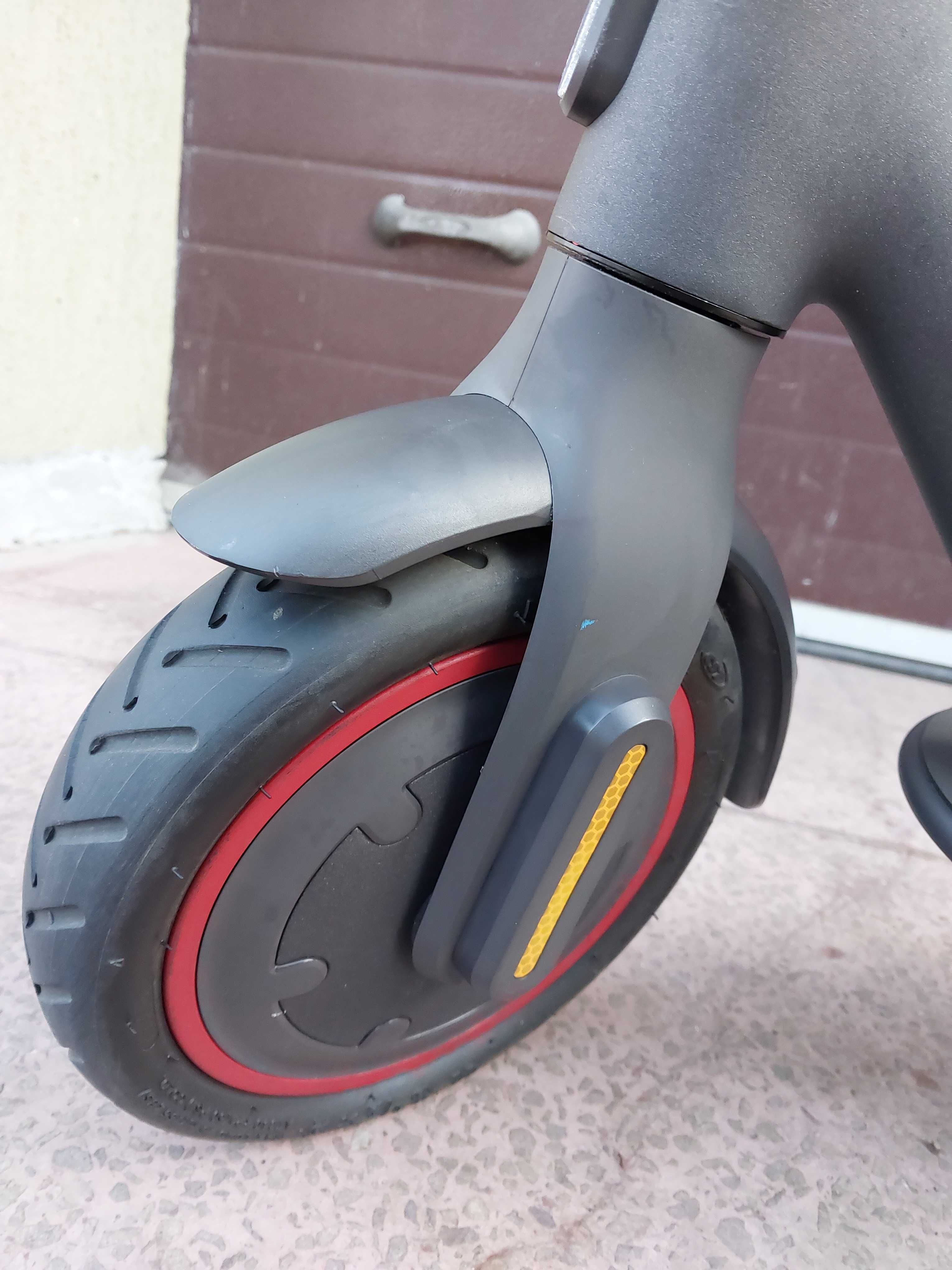 Нові і Б/В Xiaomi Pro 2, Ninebot KickScooter MAX G30E, Mi 3, m 365 pro