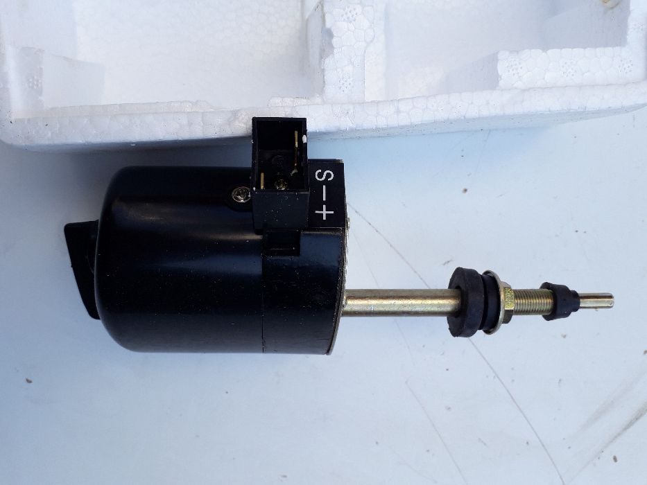 silniczek wycieraczki silnik z przełącznikiem 80mm c 330 c 360 3P MF