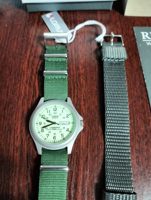 Field watch . Lorus diver-RJ655AX9F .