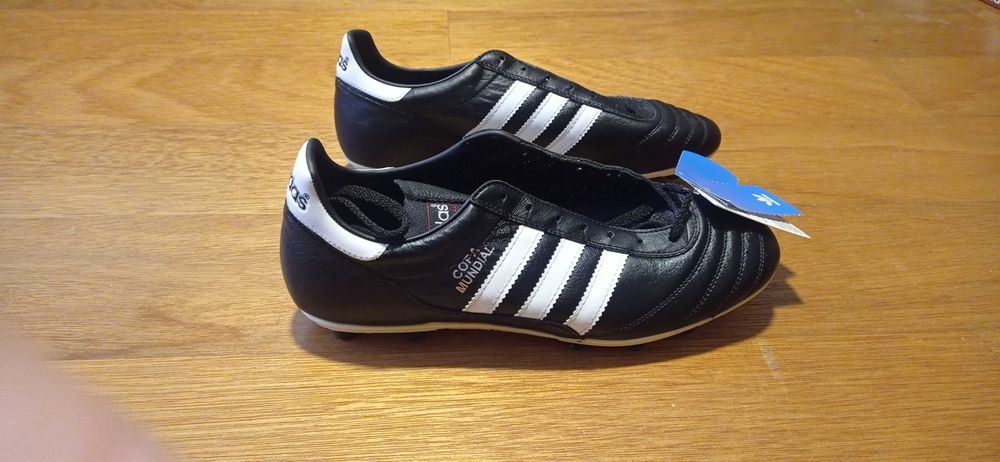 Chuteira Bota de futebol Adidas Copa Mundial Novas