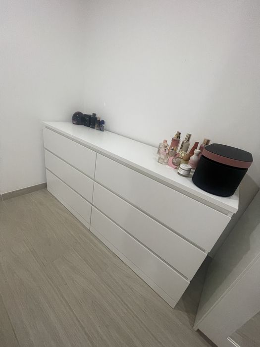 Vendo moveis para quarto (marca Ikea)