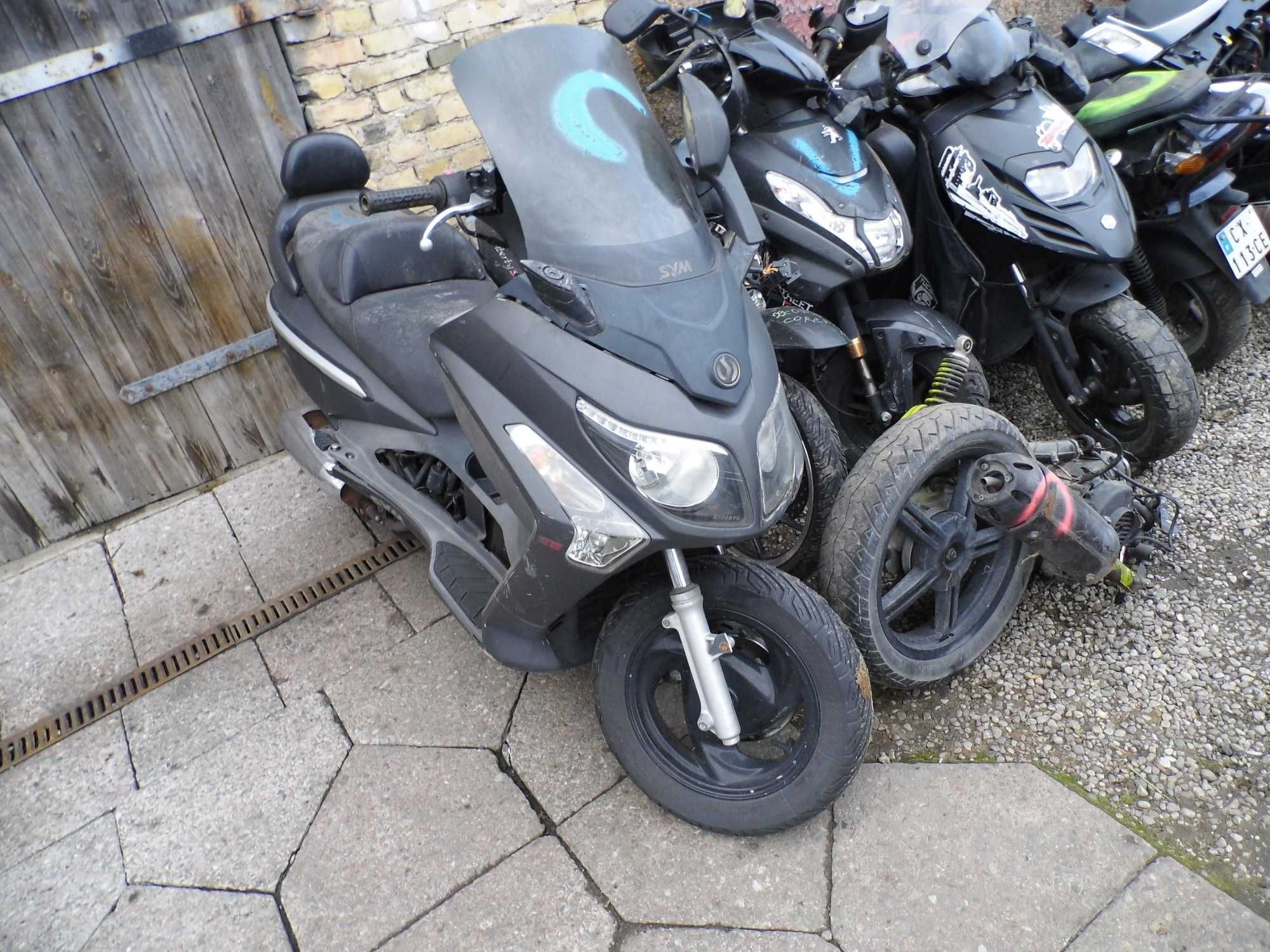 SYM GTS 125 evo EFI SILNIK lampa czasza czesci szyba kokpit LUSTERKO