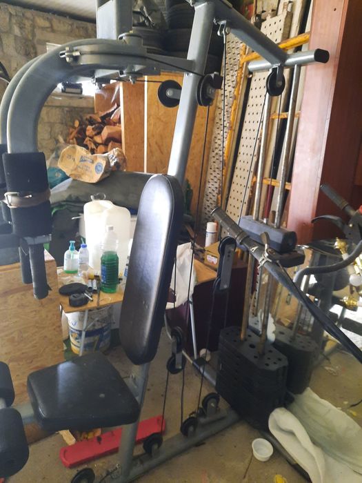 Vendo máquina de musculação