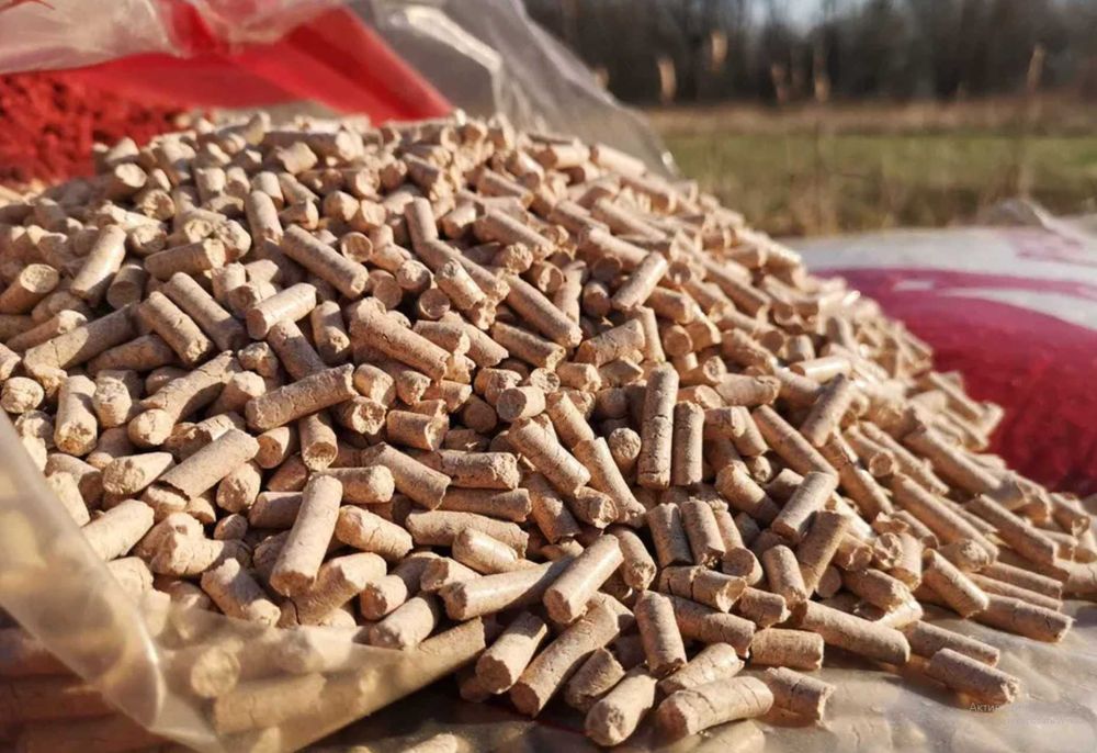 Pelet drewny (sosnowy pellet) 100% czysty najlepsza jakość dostawa EN+