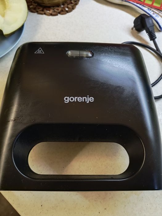 Бутербродниця Gorenje SM701GCB