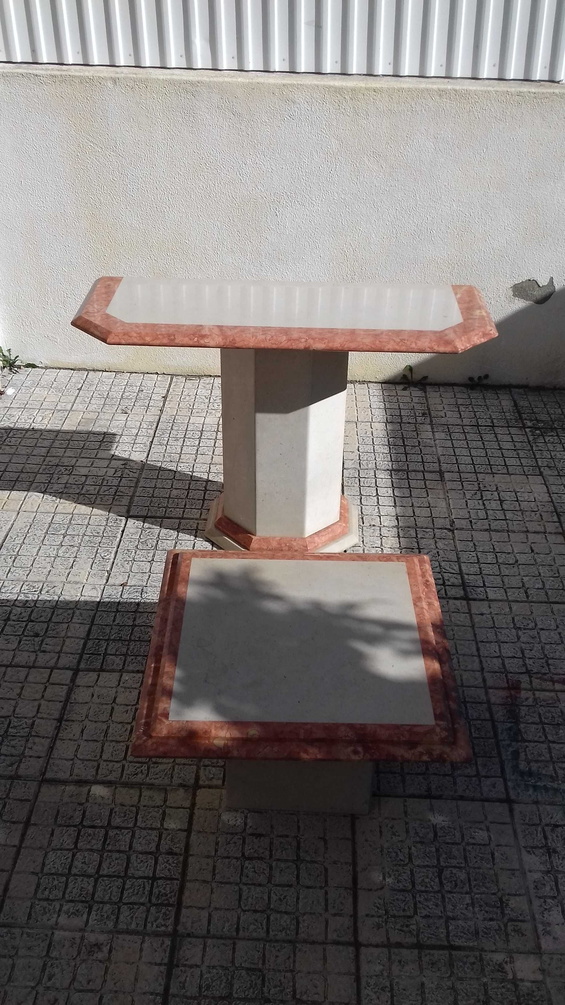 Conjunto de mesa, aparador e mesa apoio